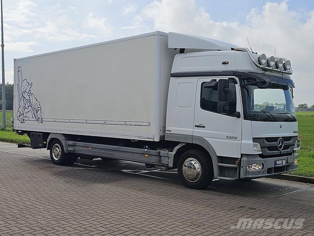 Mercedes-Benz ATEGO 1229 Lift Manual AC 6 Cil Bakwagens met gesloten opbouw