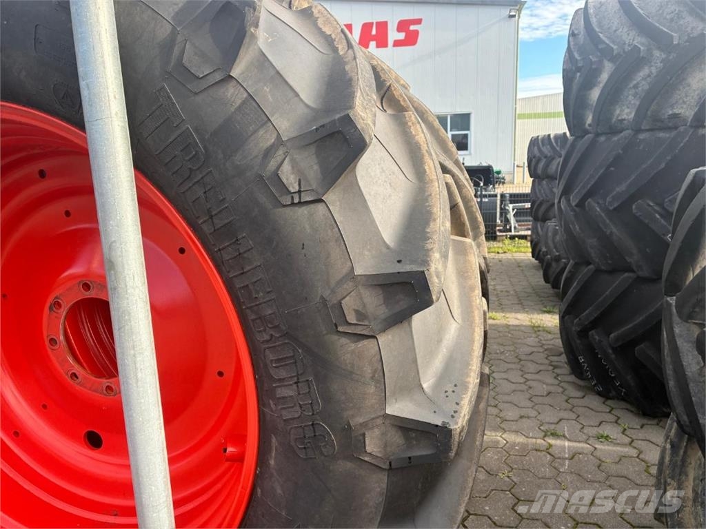 Trelleborg 650/65R42 + 600/65R28 TM 800 - Claas Arion Agricultura - Outros