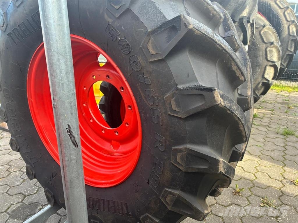 Trelleborg 650/65R42 + 600/65R28 TM 800 - Claas Arion Agricultura - Outros
