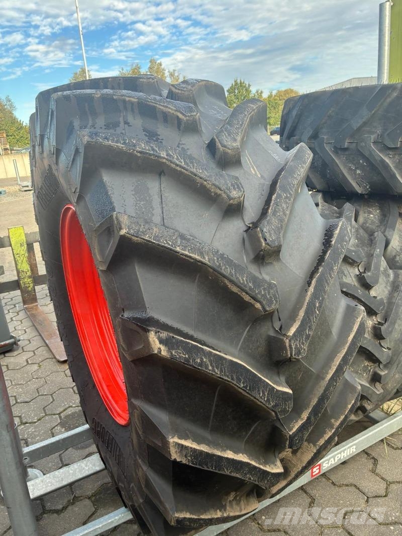 Trelleborg 650/65R42 + 600/65R28 TM 800 - Claas Arion Agricultura - Outros