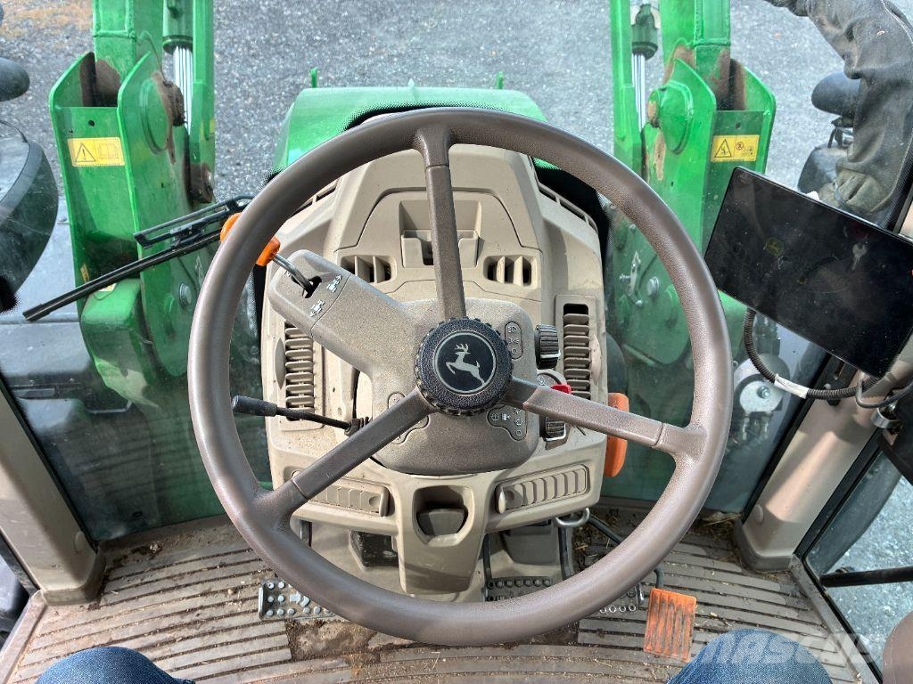 John Deere 6120 M COMMAN QUAD Tractoare