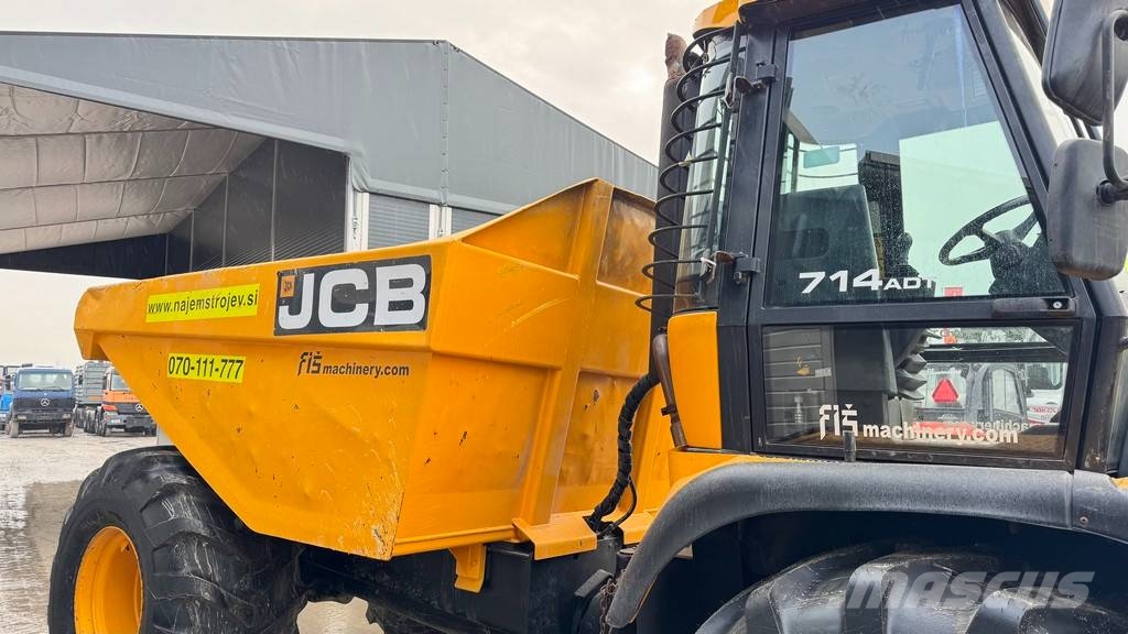 JCB 714 - NEW TYRES - 2013 YEAR - 8200 HOURS Camiones articulados