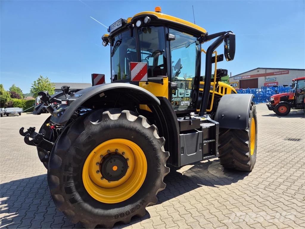 JCB FASTRAC 4220 ICON PRO-LINE GPS 曳引機