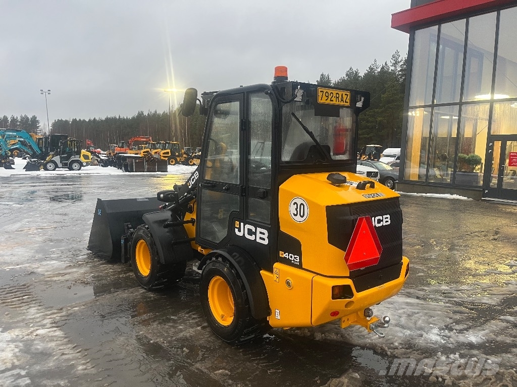 JCB 403 / Kauha, Piikit, 30km/h, Takuu 12kk Iekrāvēji uz riteņiem