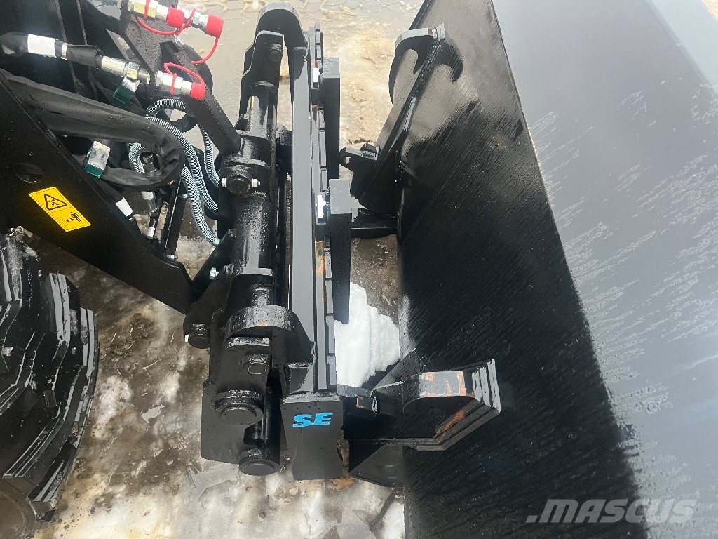 JCB 403 / Kauha, Piikit, 30km/h, Takuu 12kk Iekrāvēji uz riteņiem