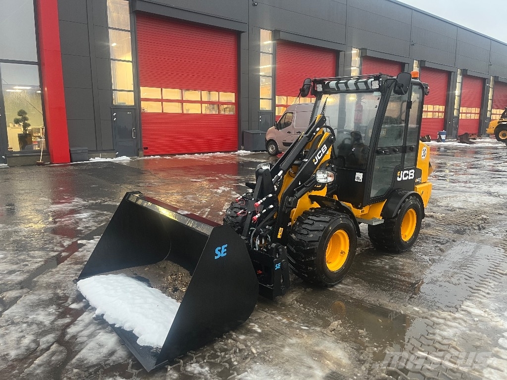 JCB 403 / Kauha, Piikit, 30km/h, Takuu 12kk Iekrāvēji uz riteņiem
