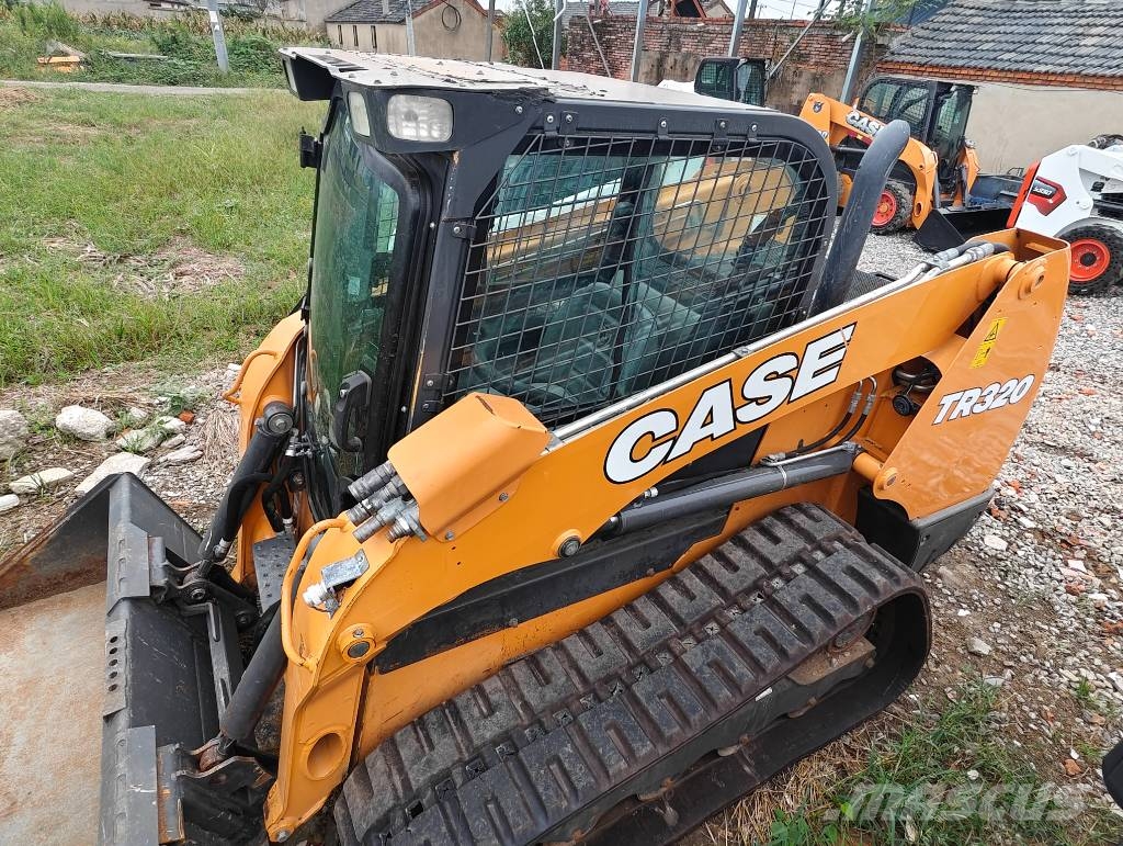 CASE TR 320 Skid Steer Loader 滑移轉向裝載機