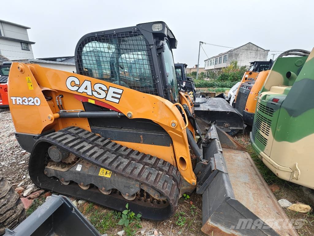 CASE TR 320 Skid Steer Loader 滑移轉向裝載機