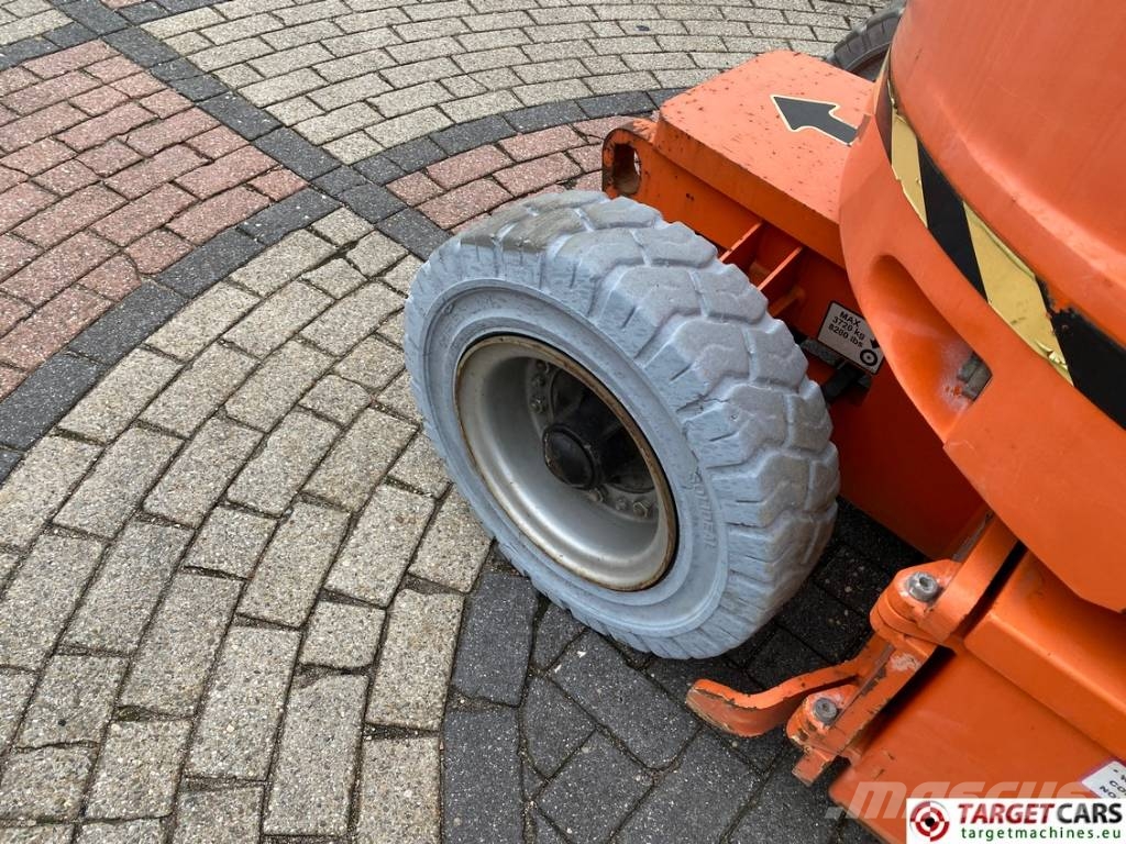 JLG E300AJP Jib Plus Electric Articulated Lift 1097cm Compact self-propelled boom lifts