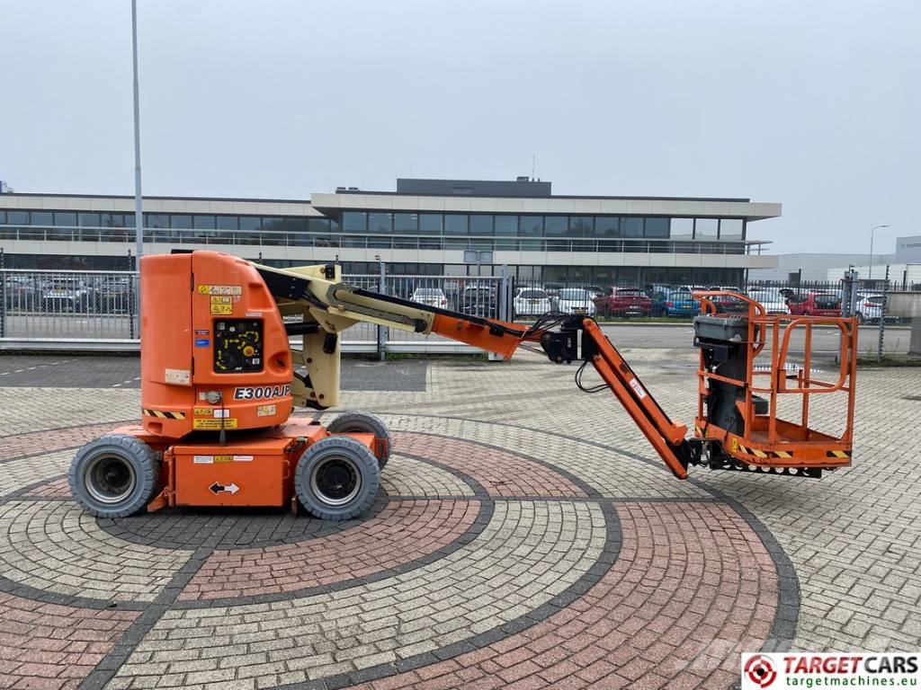 JLG E300AJP Jib Plus Electric Articulated Lift 1097cm Compact self-propelled boom lifts