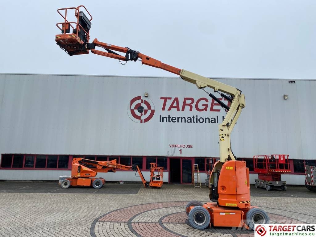 JLG E300AJP Jib Plus Electric Articulated Lift 1097cm Compact self-propelled boom lifts