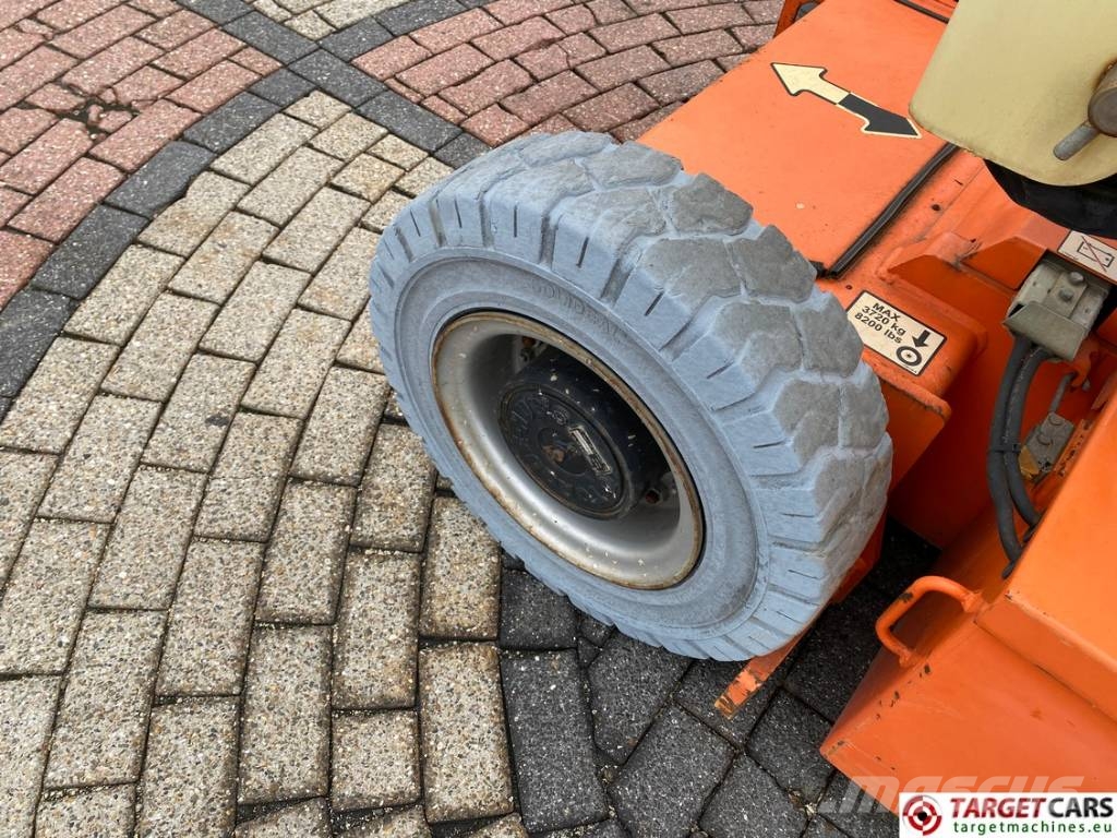 JLG E300AJP Jib Plus Electric Articulated Lift 1097cm Compact self-propelled boom lifts
