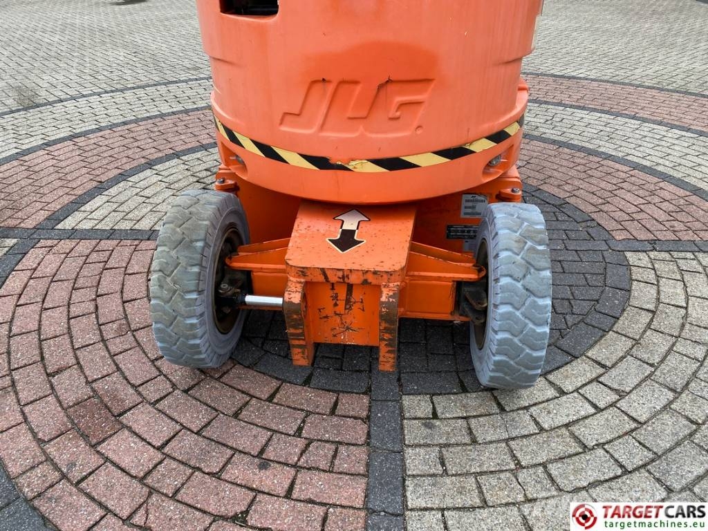 JLG E300AJP Jib Plus Electric Articulated Lift 1097cm Compact self-propelled boom lifts