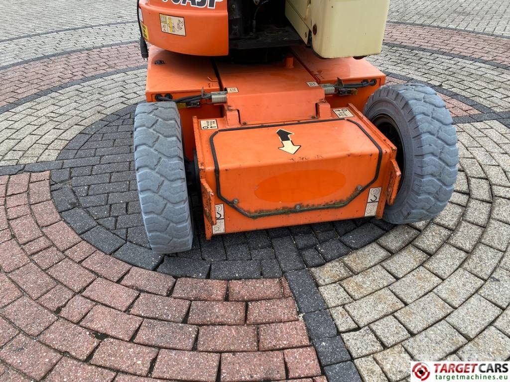 JLG E300AJP Jib Plus Electric Articulated Lift 1097cm Compact self-propelled boom lifts