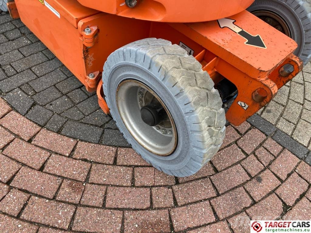 JLG E300AJP Jib Plus Electric Articulated Lift 1097cm Compact self-propelled boom lifts