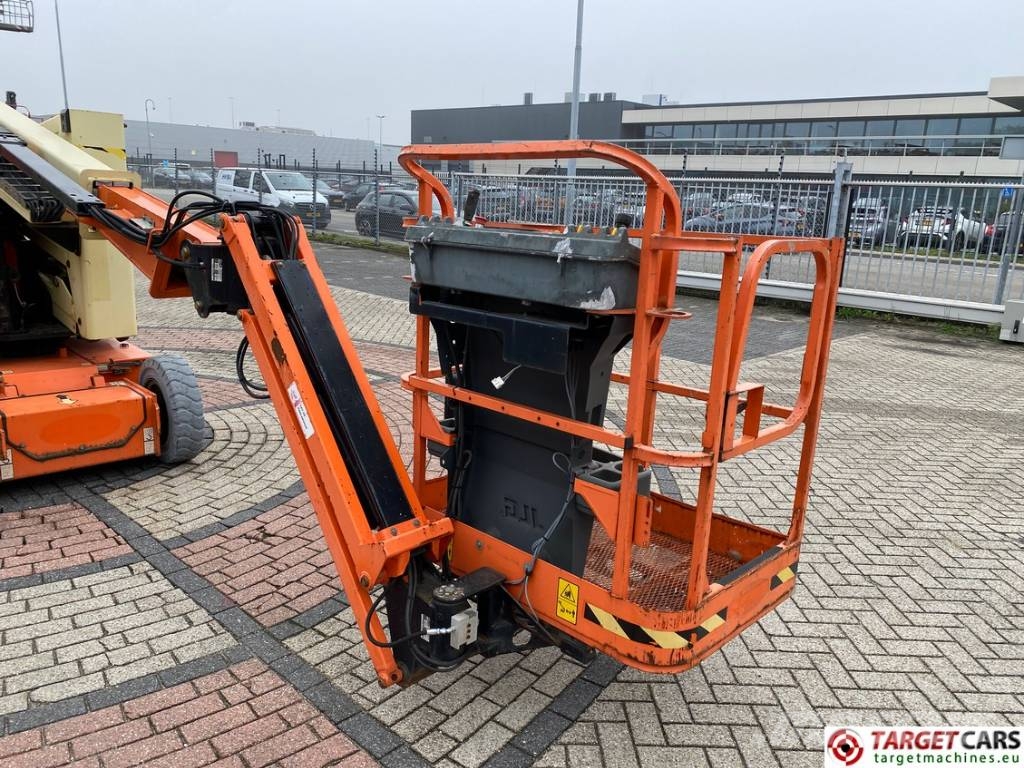 JLG E300AJP Jib Plus Electric Articulated Lift 1097cm Compact self-propelled boom lifts