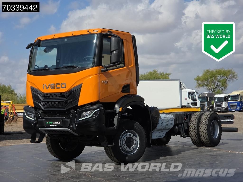 Iveco T-Way 360 4X4 NEW 4x4 chassis Automatic Airco Euro Çekiciler