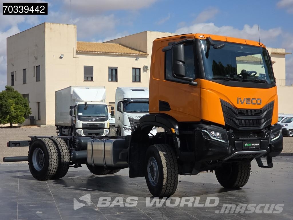 Iveco T-Way 360 4X4 NEW 4x4 chassis Automatic Airco Euro Çekiciler