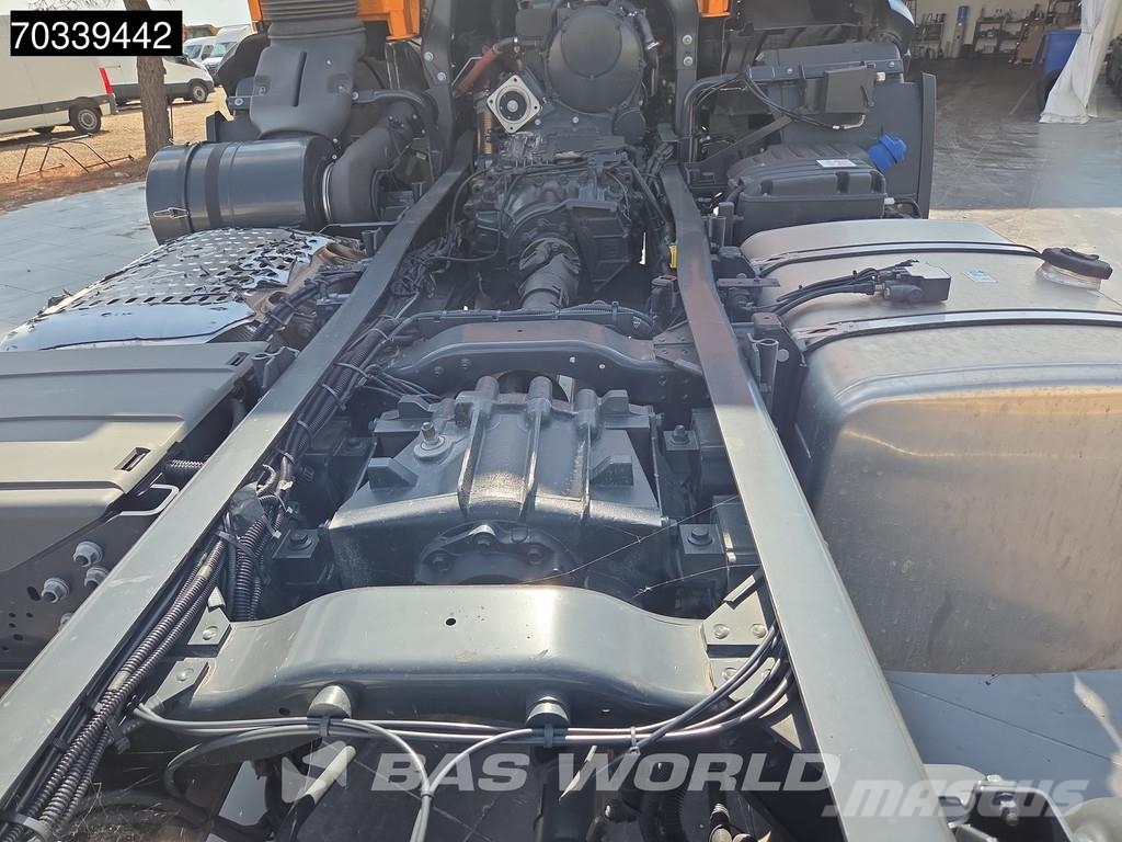 Iveco T-Way 360 4X4 NEW 4x4 chassis Automatic Airco Euro Çekiciler