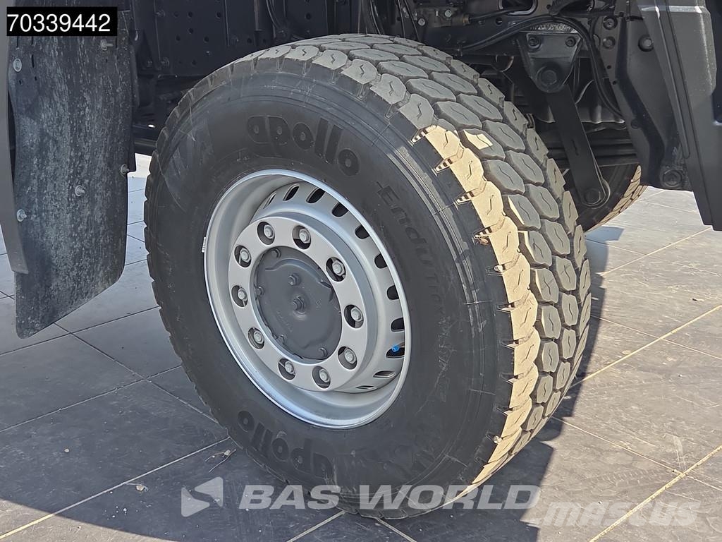 Iveco T-Way 360 4X4 NEW 4x4 chassis Automatic Airco Euro Çekiciler
