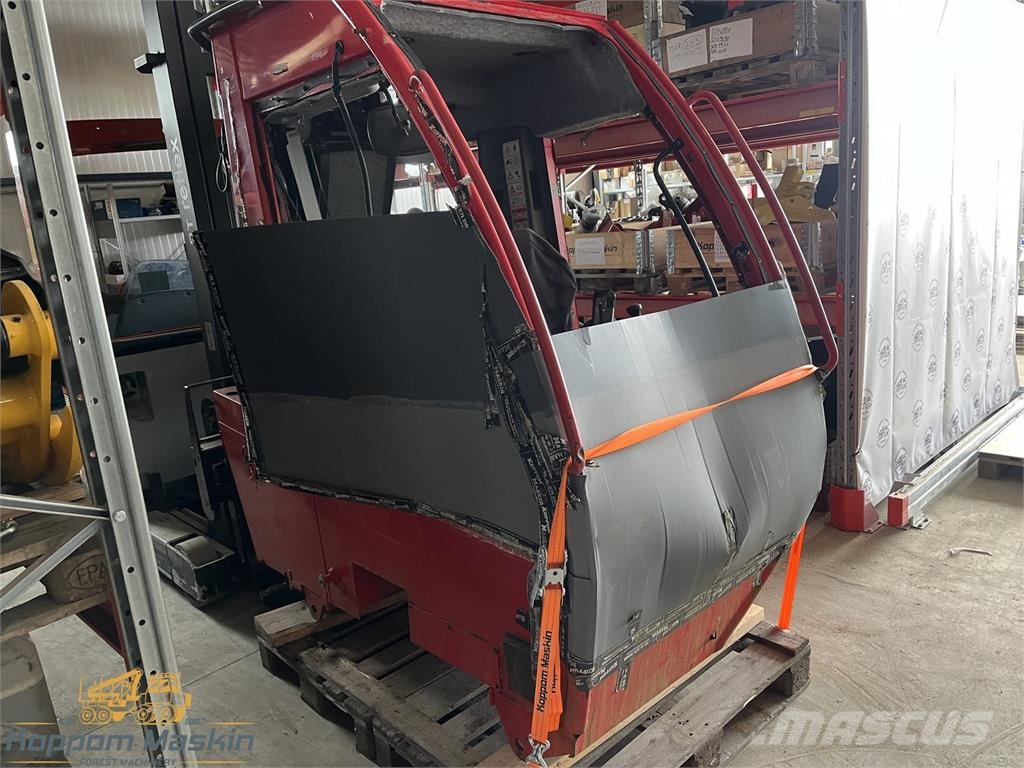 Komatsu 951 Used/Beg Kabiny a interiér