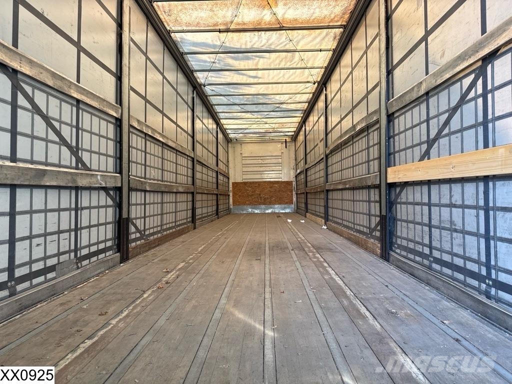 Fruehauf Tautliner Gardintrailer