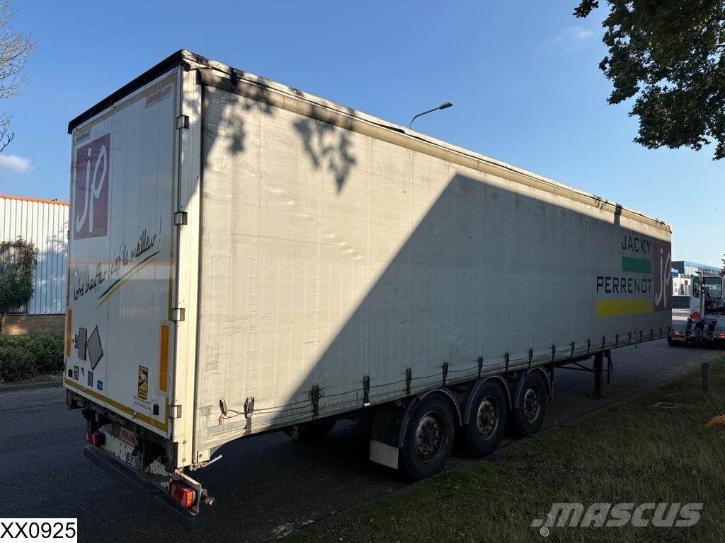 Fruehauf Tautliner Gardintrailer