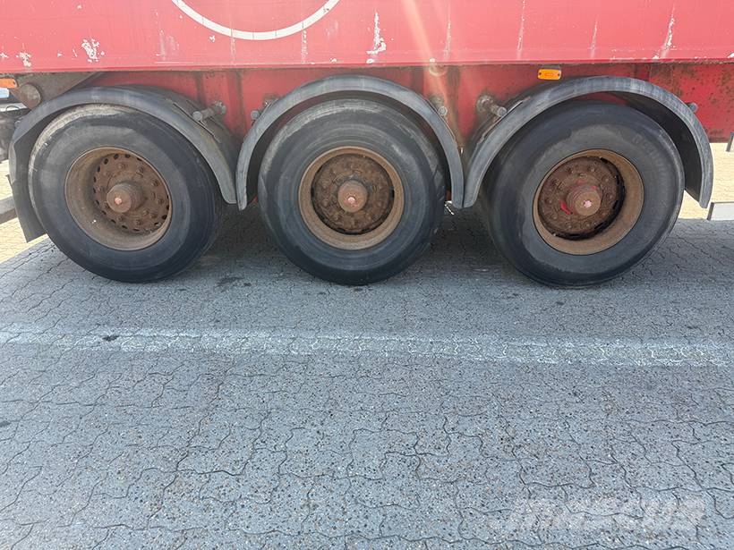 Kel-Berg Tipper / Alukastenmulde Kipper 44m3 Semirremolques de volteo