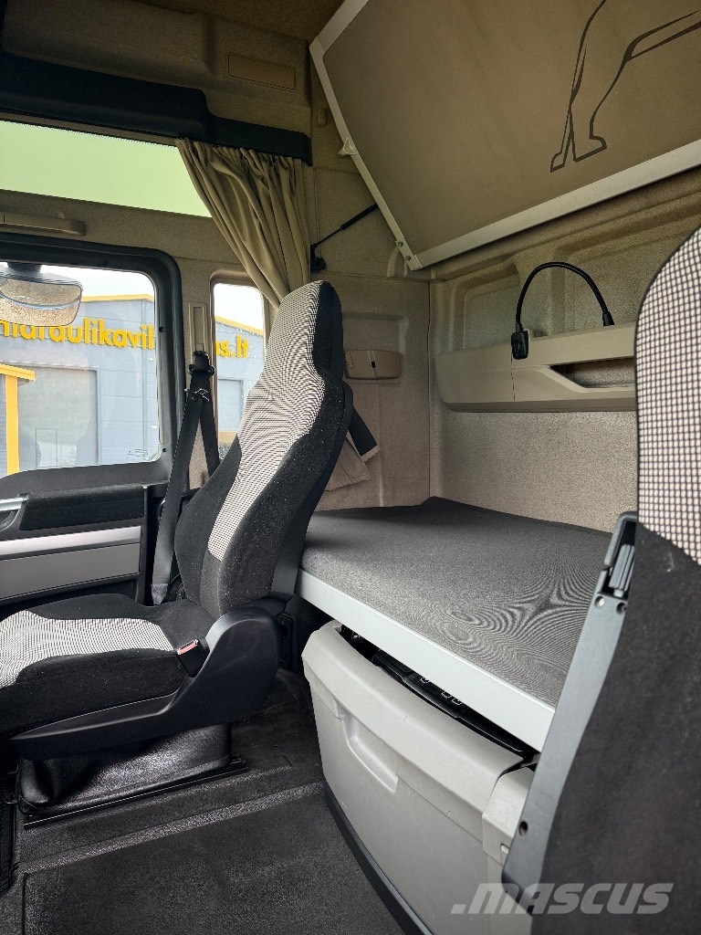 MAN TGX 26.420 Camiones portamaquinaria