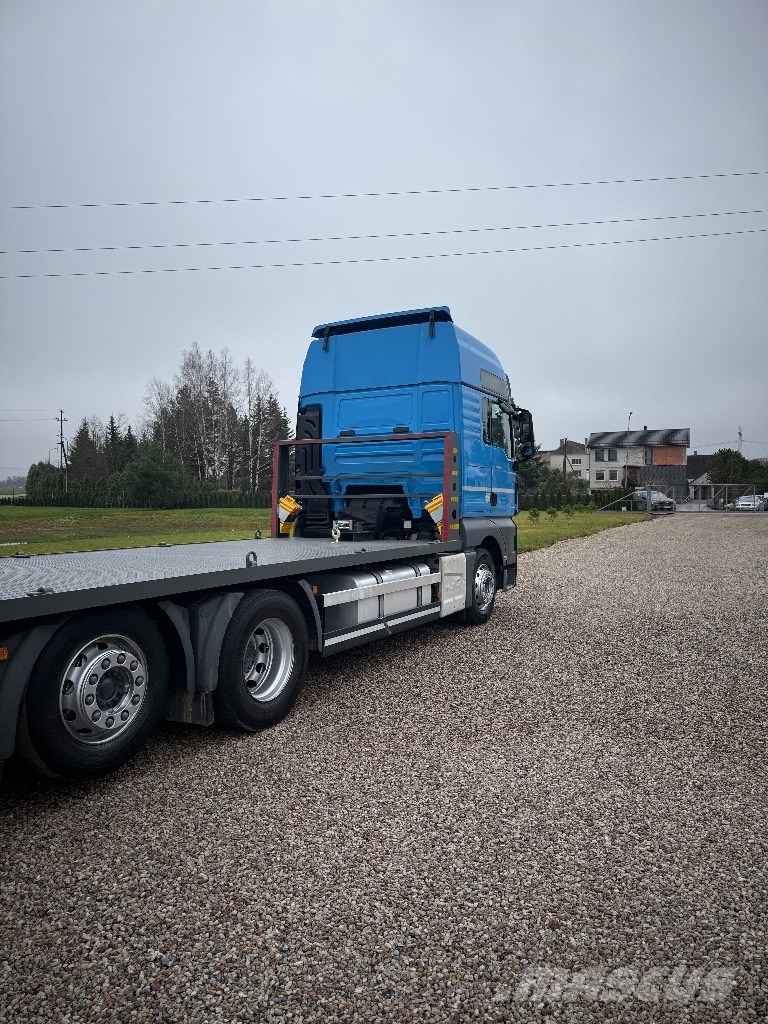 MAN TGX 26.420 Camiones portamaquinaria