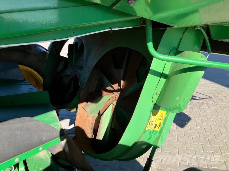 John Deere T 670 Θεριζοαλωνιστικές μηχανές