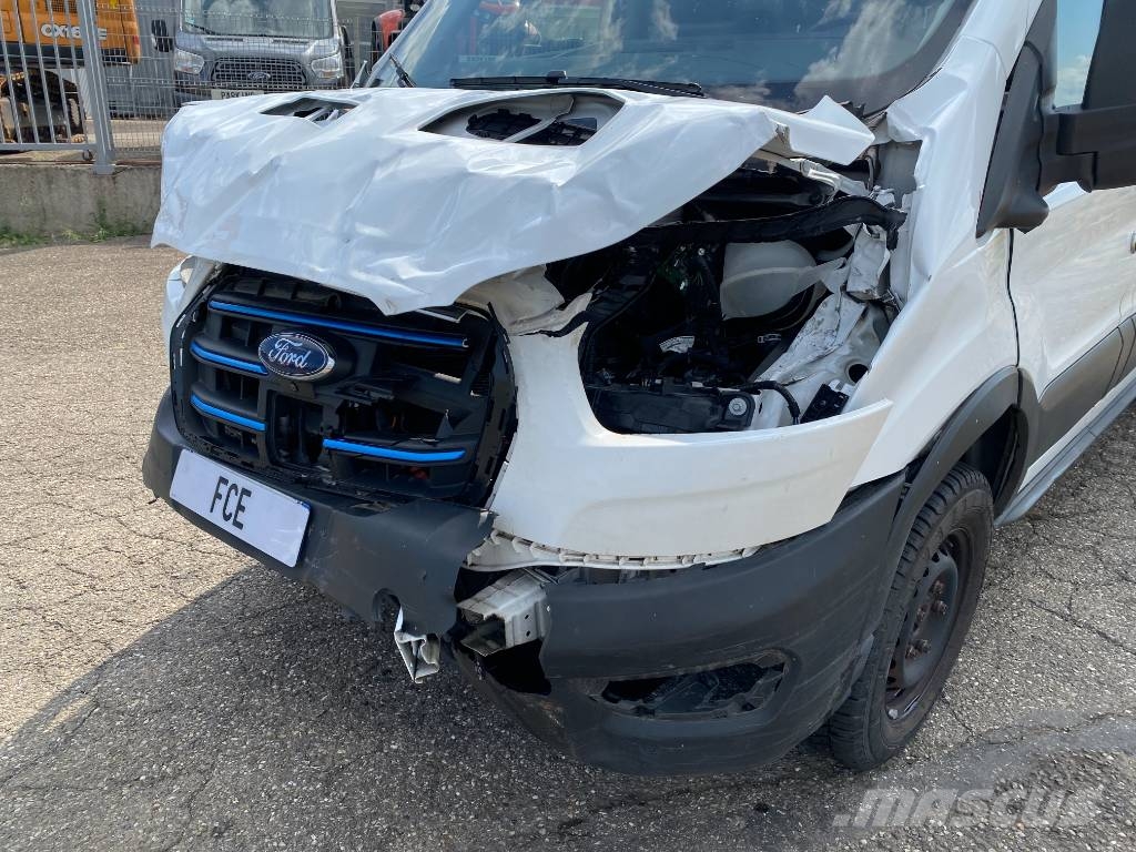 Ford e-Transit Zéros Emission endommagé Furgons