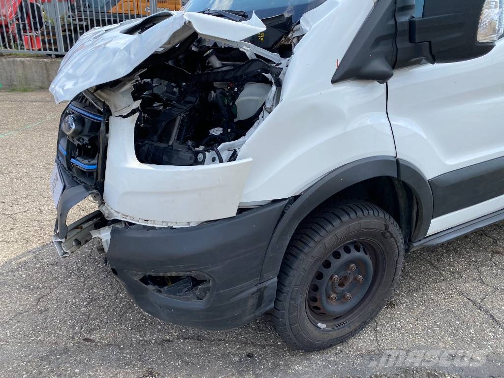 Ford e-Transit Zéros Emission endommagé Furgons