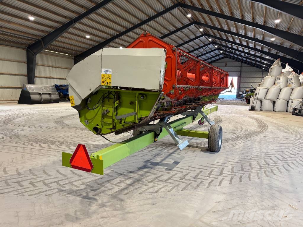 CLAAS Lexion 430 + Skärbord C 600 Mähdrescher