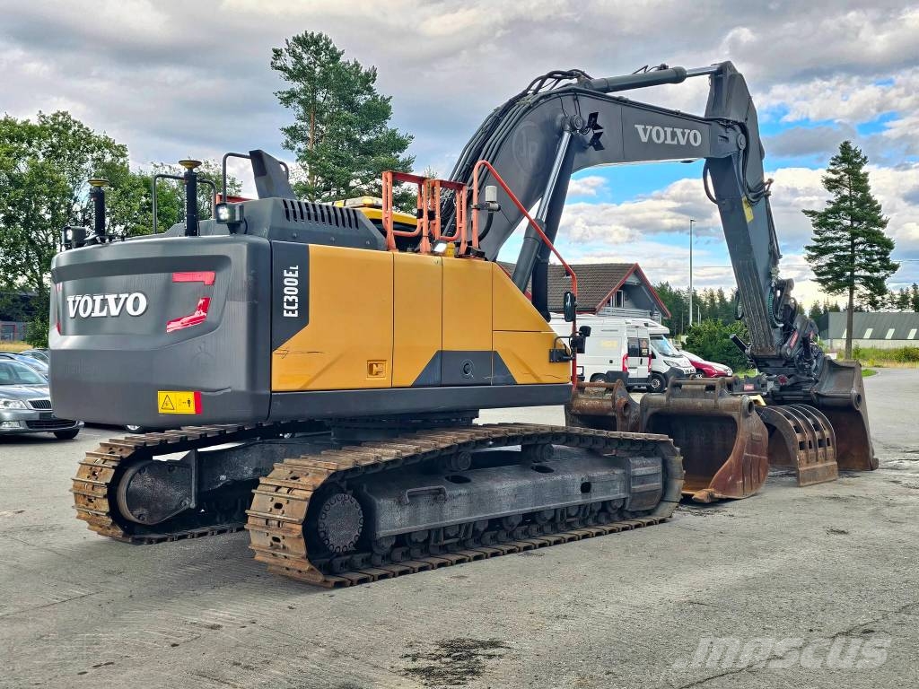 Volvo EC 300 EL حفارات زحافة