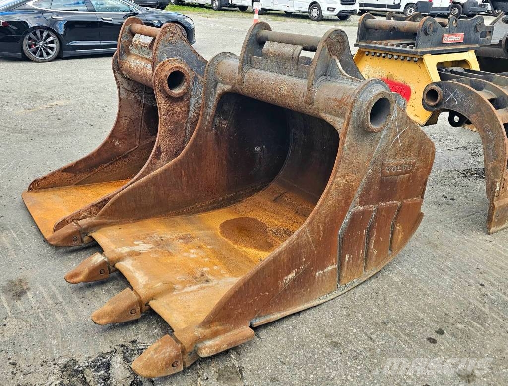 Volvo EC 300 EL حفارات زحافة
