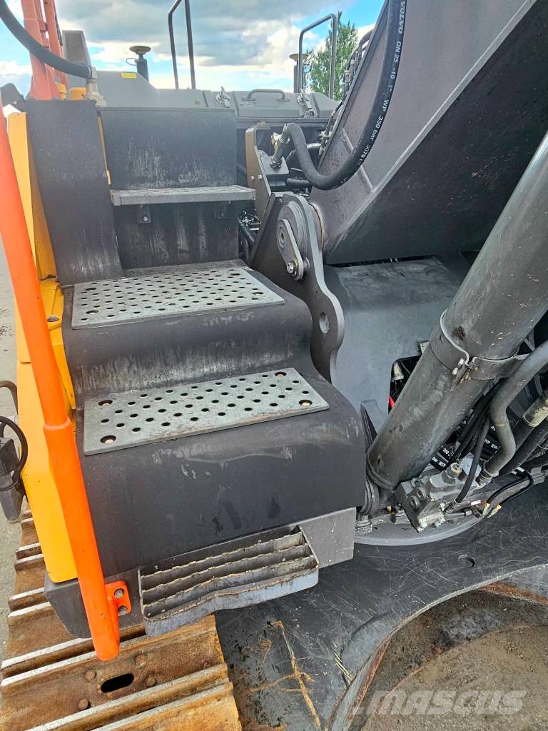 Volvo EC 300 EL حفارات زحافة