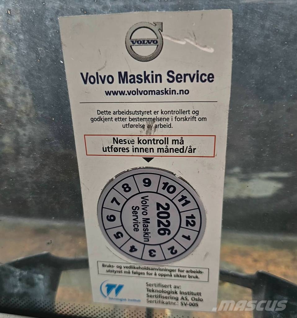 Volvo EC 300 EL حفارات زحافة