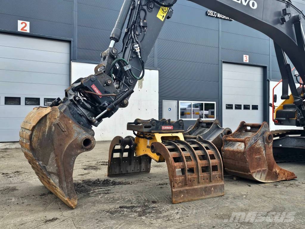 Volvo EC 300 EL حفارات زحافة