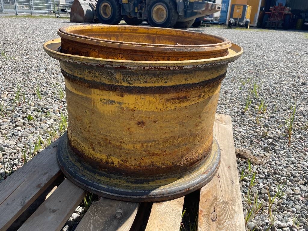 Komatsu 17.00-25/1.7 1125128 Komatsu WA 320 Gume, kolesa in platišča