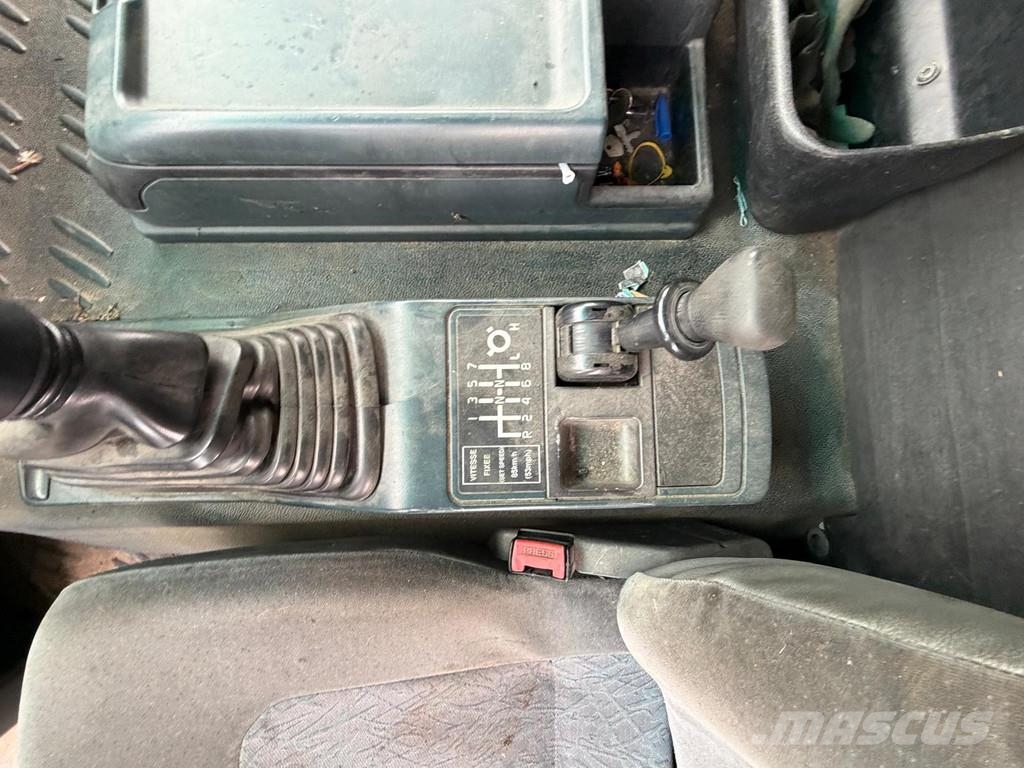 Renault Premium 400 Tractor - Manual Gearbox - Sleeping Ca Vetopöytäautot
