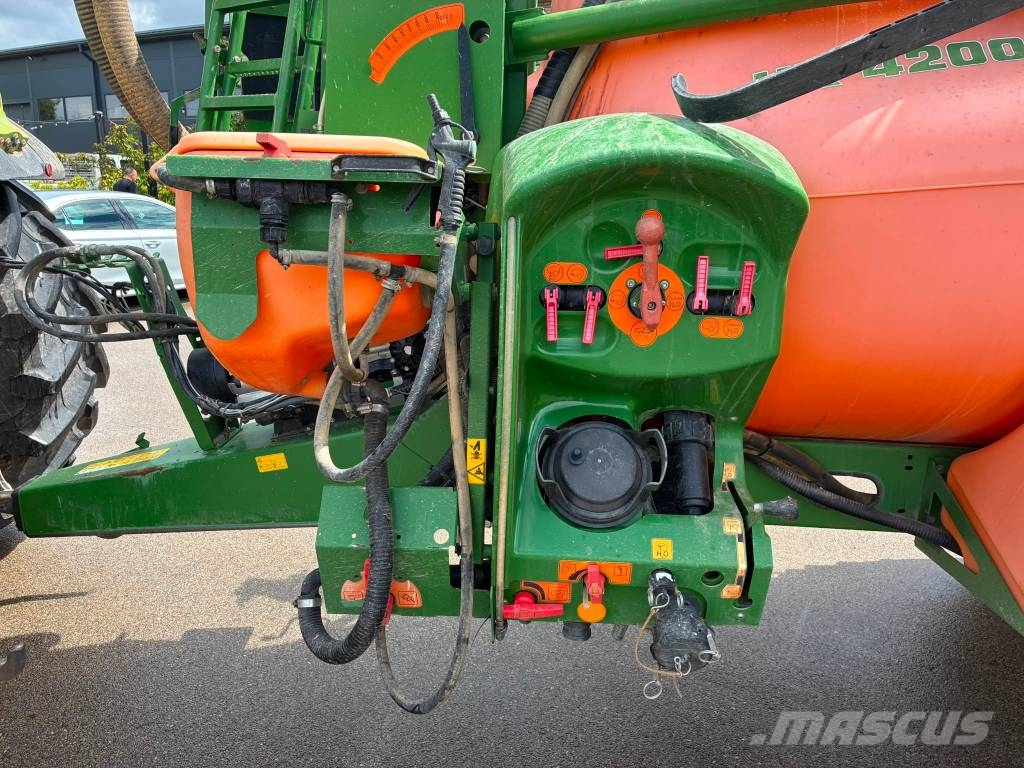 Amazone UX 4200 Super Piekabināmie smidzinātāji(miglotāji)