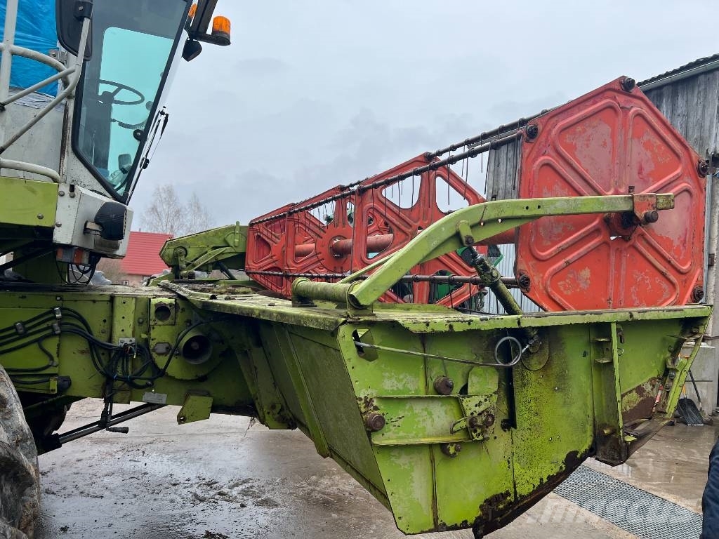 CLAAS Commandor 114 CS Combine harvesters