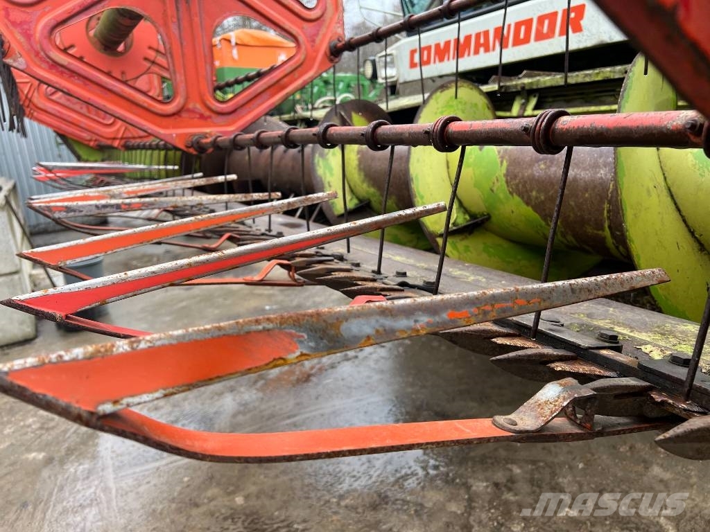 CLAAS Commandor 114 CS Combine harvesters