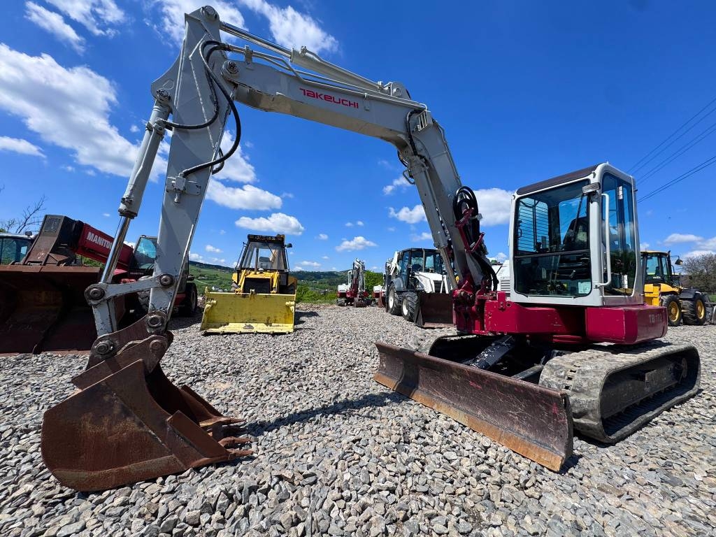 Takeuchi TB 180 FR Midikaivukoneet 7t - 12t