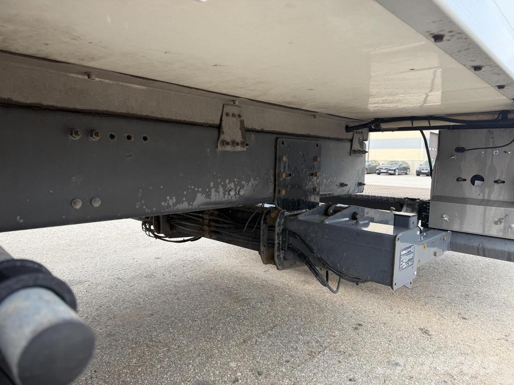 Volvo FM330 4x2 CARRIER UT800 + PRINTER Caminhões com temperatura controlada