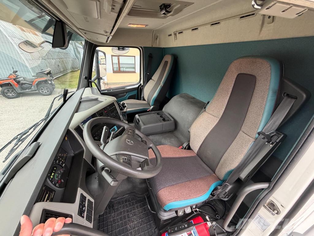 Volvo FM330 4x2 CARRIER UT800 + PRINTER Caminhões com temperatura controlada