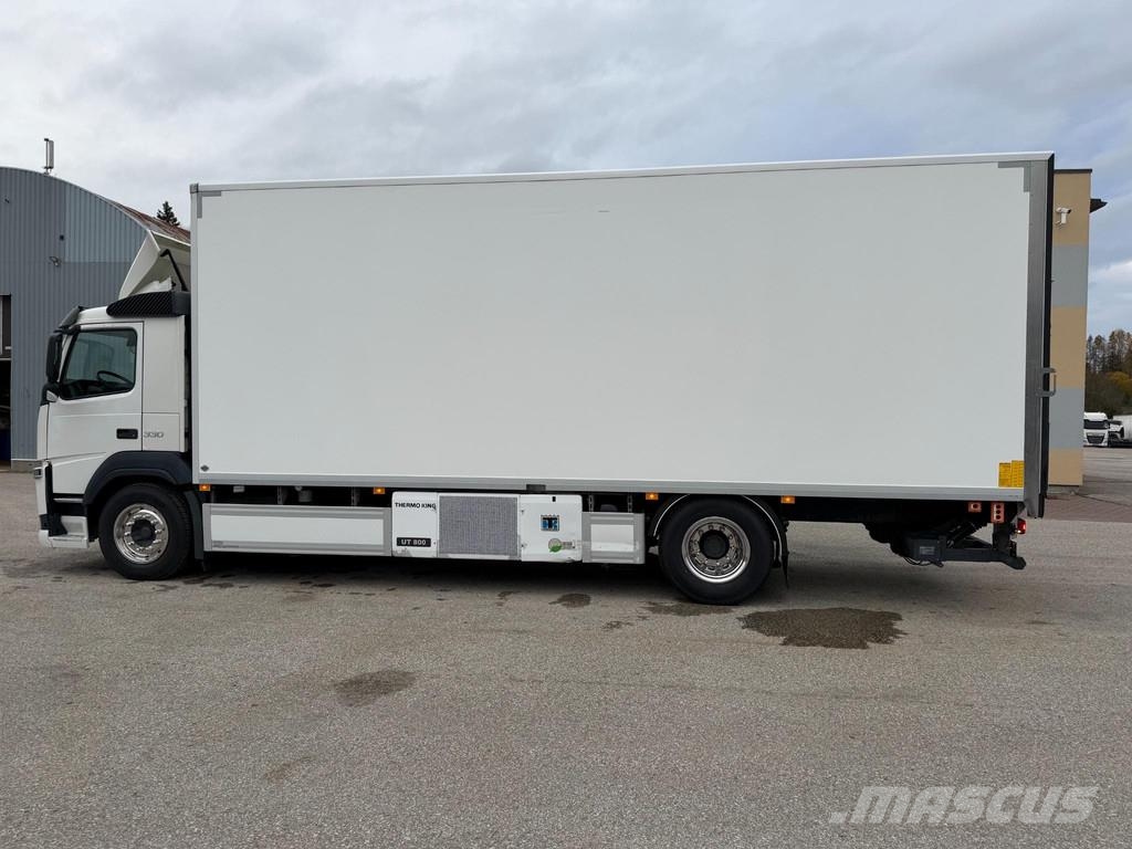 Volvo FM330 4x2 CARRIER UT800 + PRINTER Caminhões com temperatura controlada