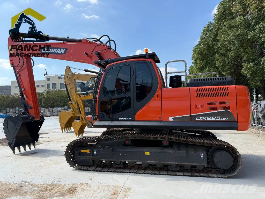 Doonan DX225LCA Raupenbagger