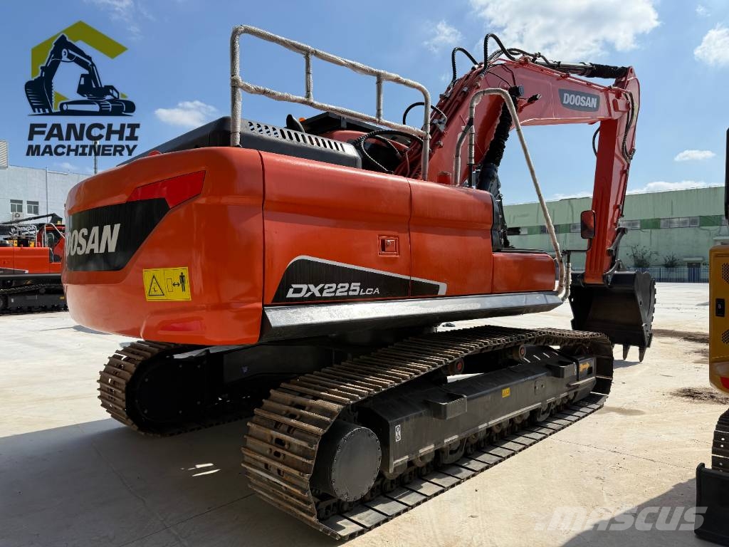 Doonan DX225LCA Raupenbagger